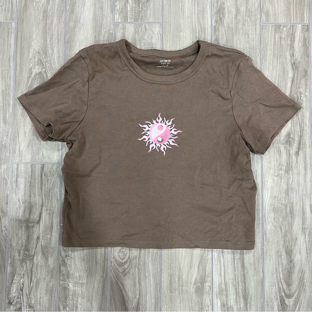 yin & yang cropped tee